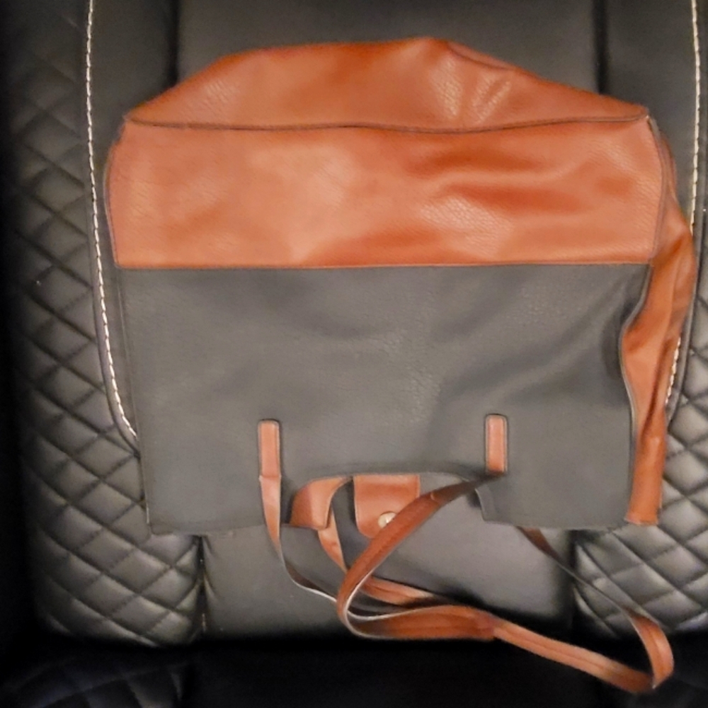 Bueno Handbags